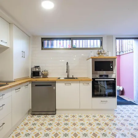 Almar Apartment *